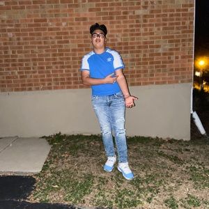 Meet your Posher, Jj